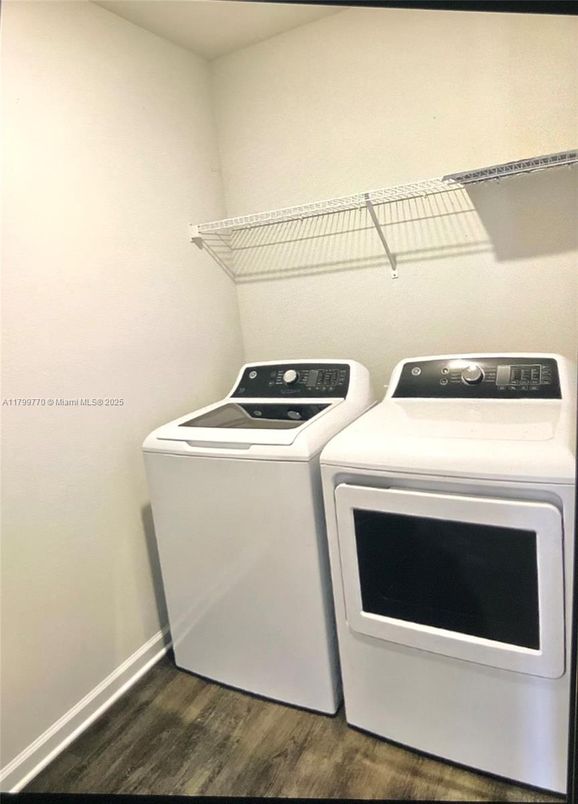 Interior, Utility Closets, Washer, Wood Texture Flooring