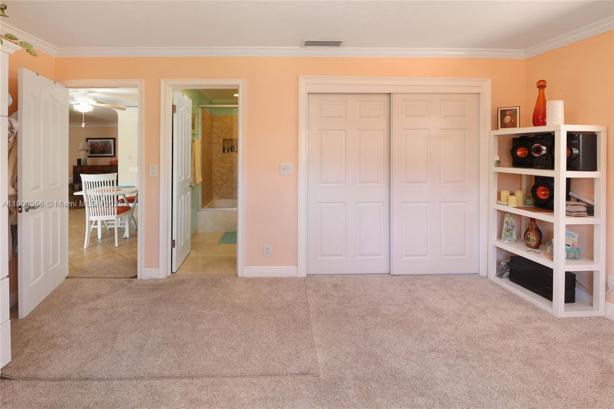 Dining room, Empty room, Interior