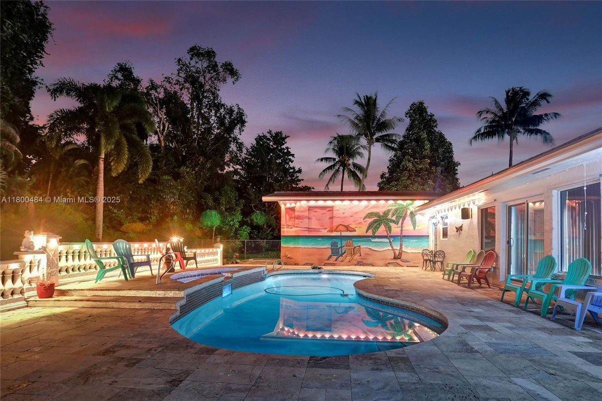 Exterior, Pool