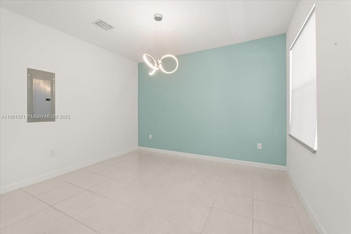 Empty room, Interior, Pendant Lights