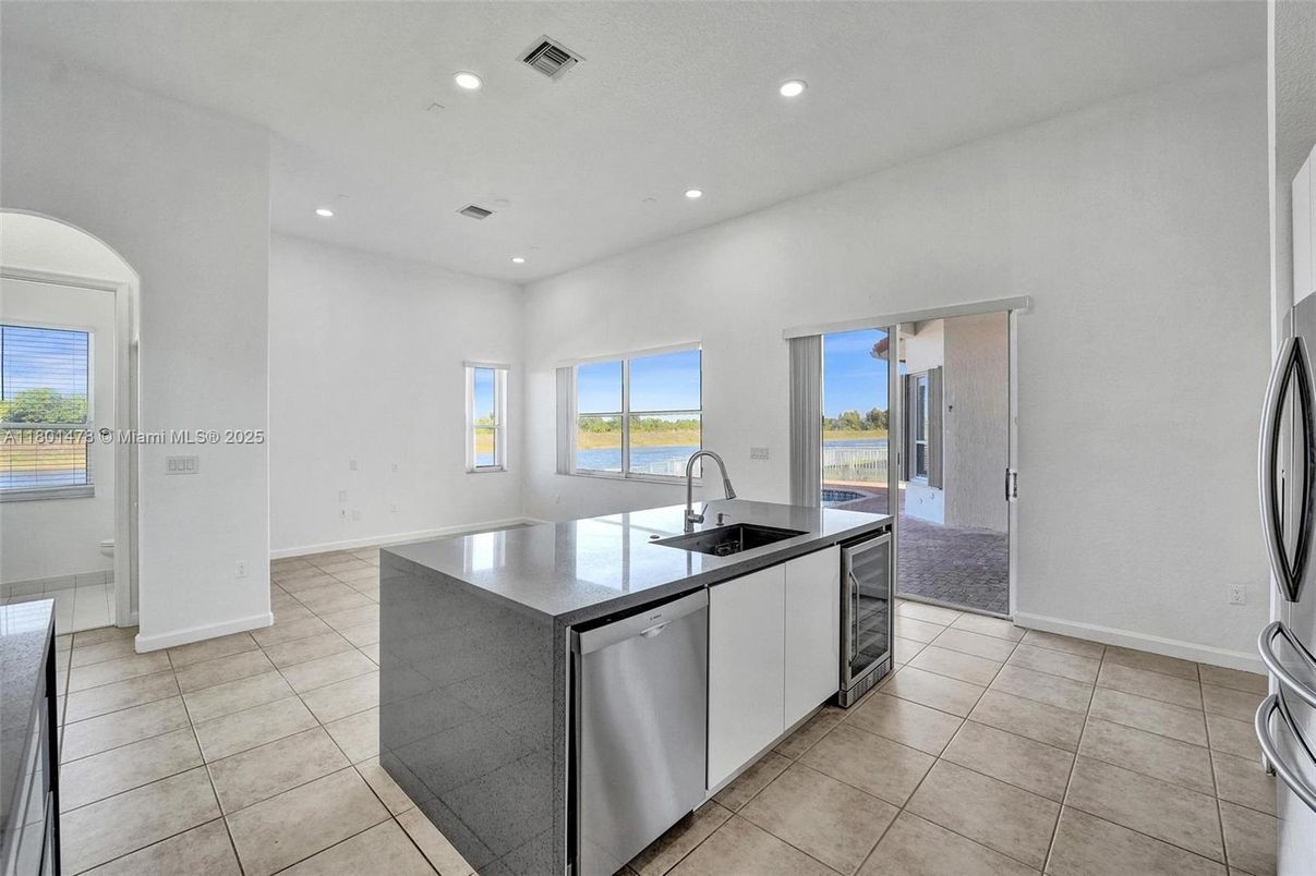 Interior, Kitchen, Recessed Lighting, Water
