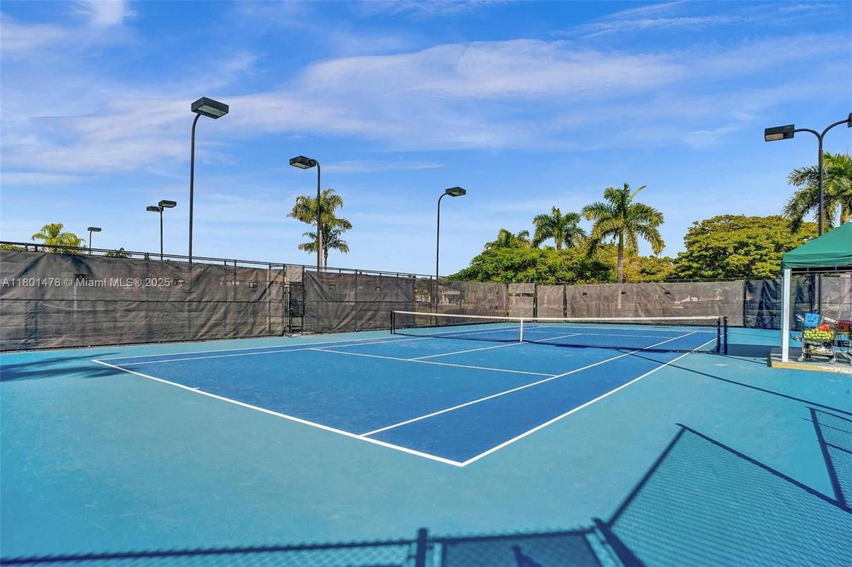 Exterior, Tennis Courts