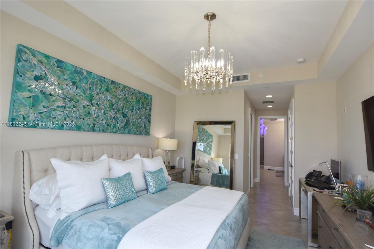 Bedroom, Chandelier, Interior, Pendant Lights, Recessed Lighting