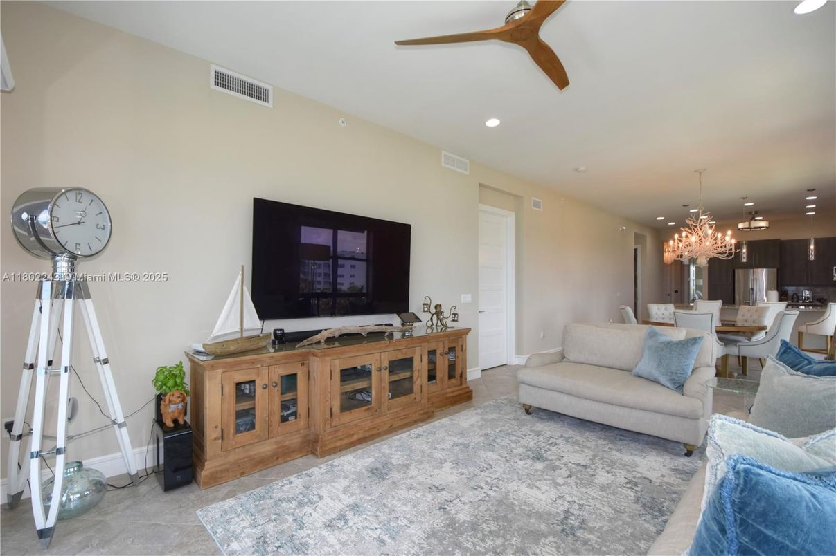 Chandelier, Dining room, Interior, Kitchen, Living room, Pendant Lights, Recessed Lighting