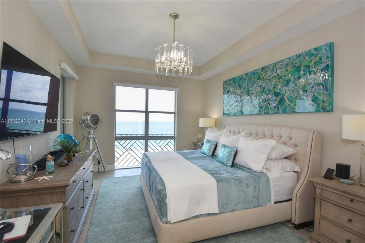 Bedroom, Chandelier, Interior, Pendant Lights, Water