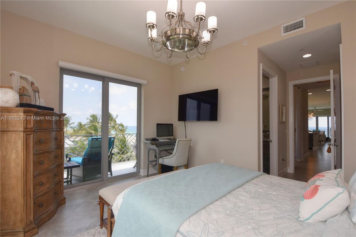 Bedroom, Chandelier, Home Office, Interior, Recessed Lighting, Water