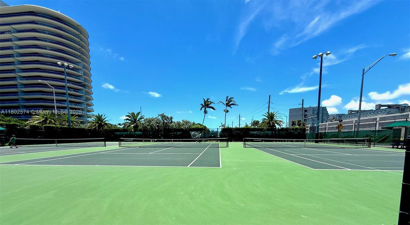 Exterior, Tennis Courts