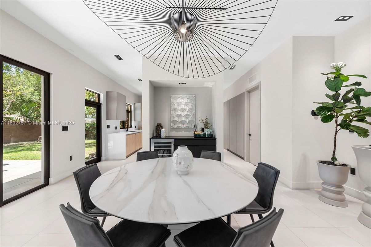 Dining room, Interior, Pendant Lights