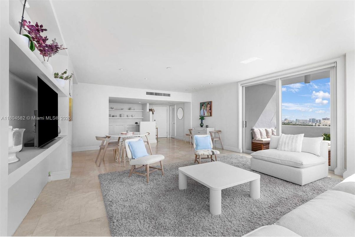 Dining room, Interior, Living room, Recessed Lighting
