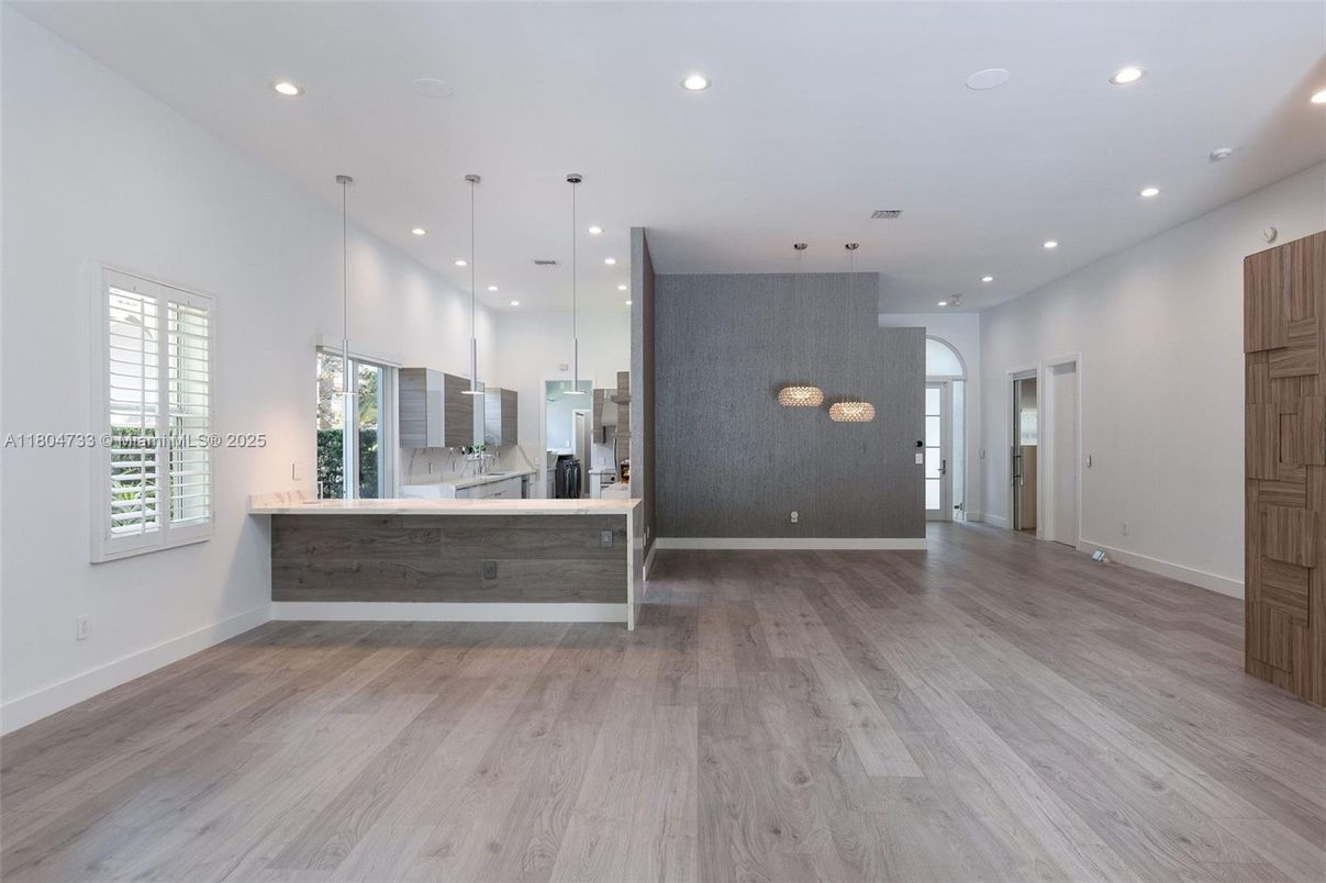 Interior, Pendant Lights, Recessed Lighting, Wood Texture Flooring