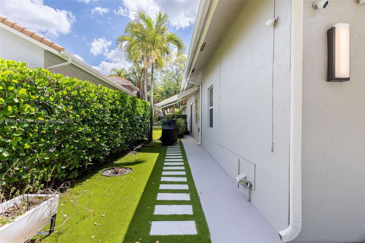 Backyard, Exterior