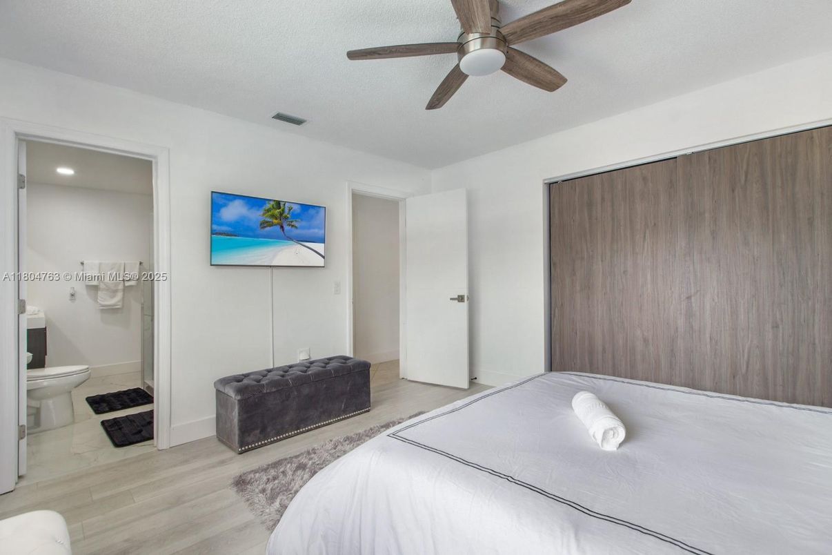 Bathroom, Bedroom, Interior, Recessed Lighting, Wood Texture Flooring