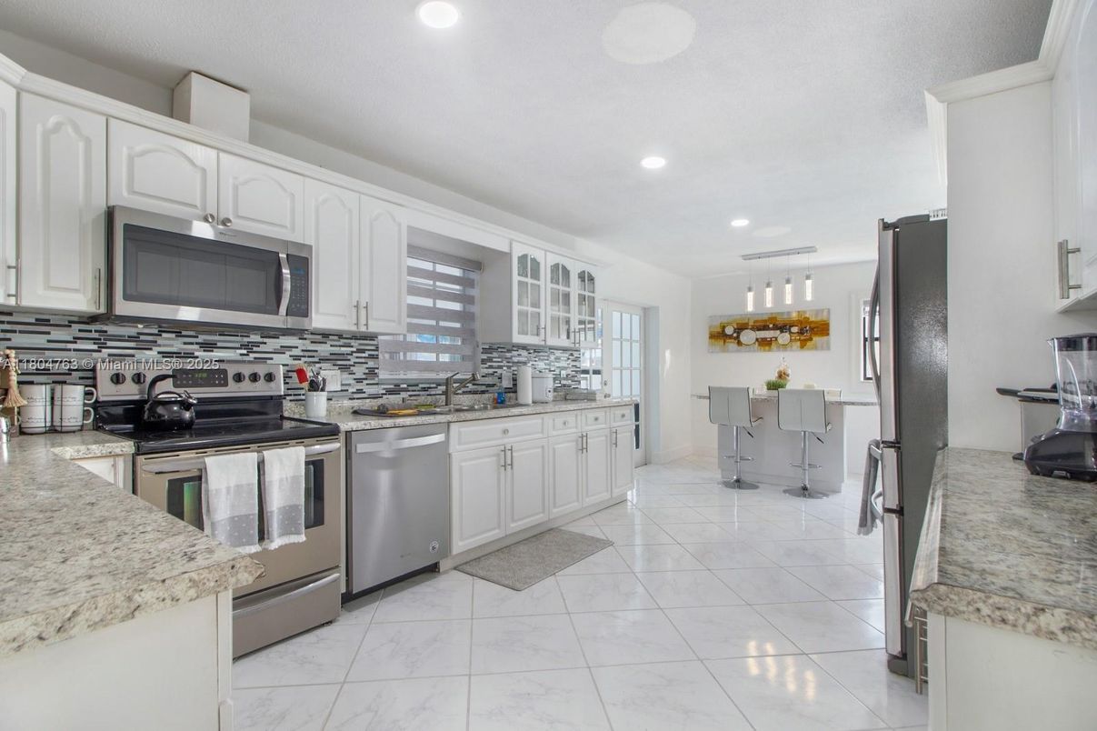 Interior, Kitchen, Pendant Lights, Recessed Lighting, Stainless Steel Appliances