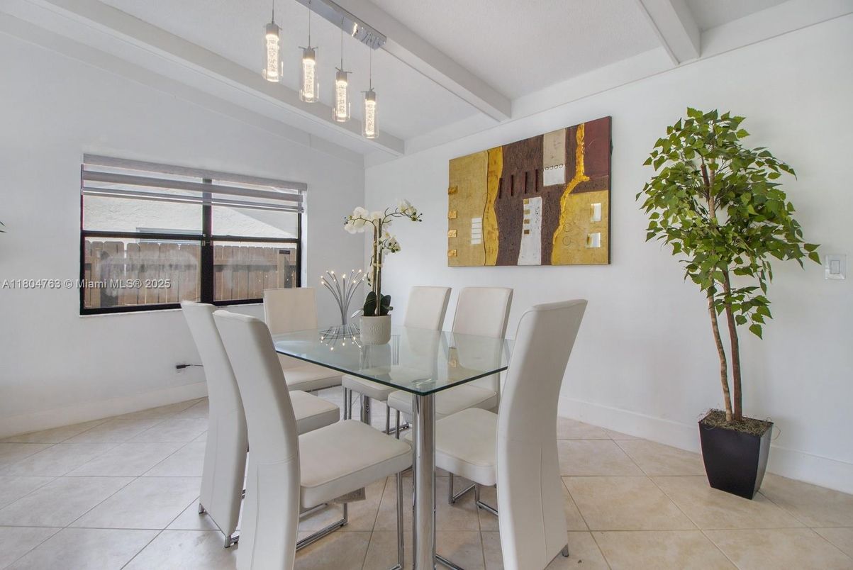 Dining room, Interior, Pendant Lights