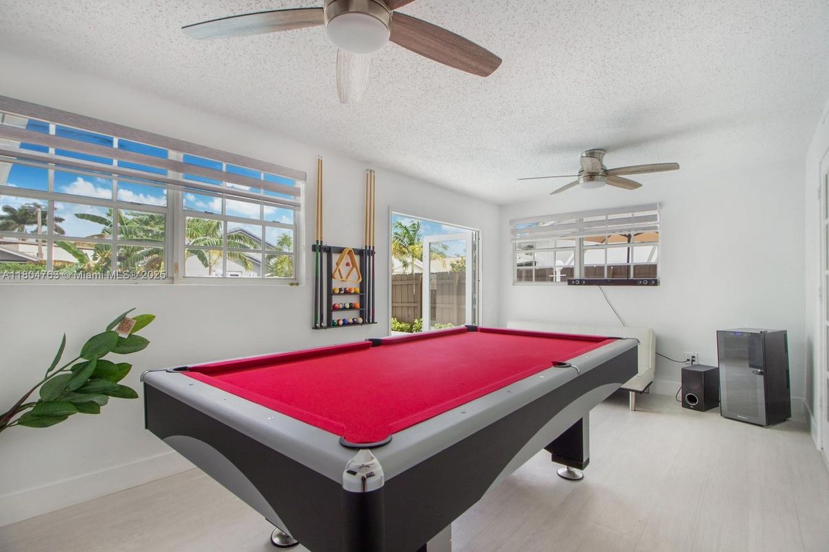 Billiard Table, Game Room, Interior, Wood Texture Flooring
