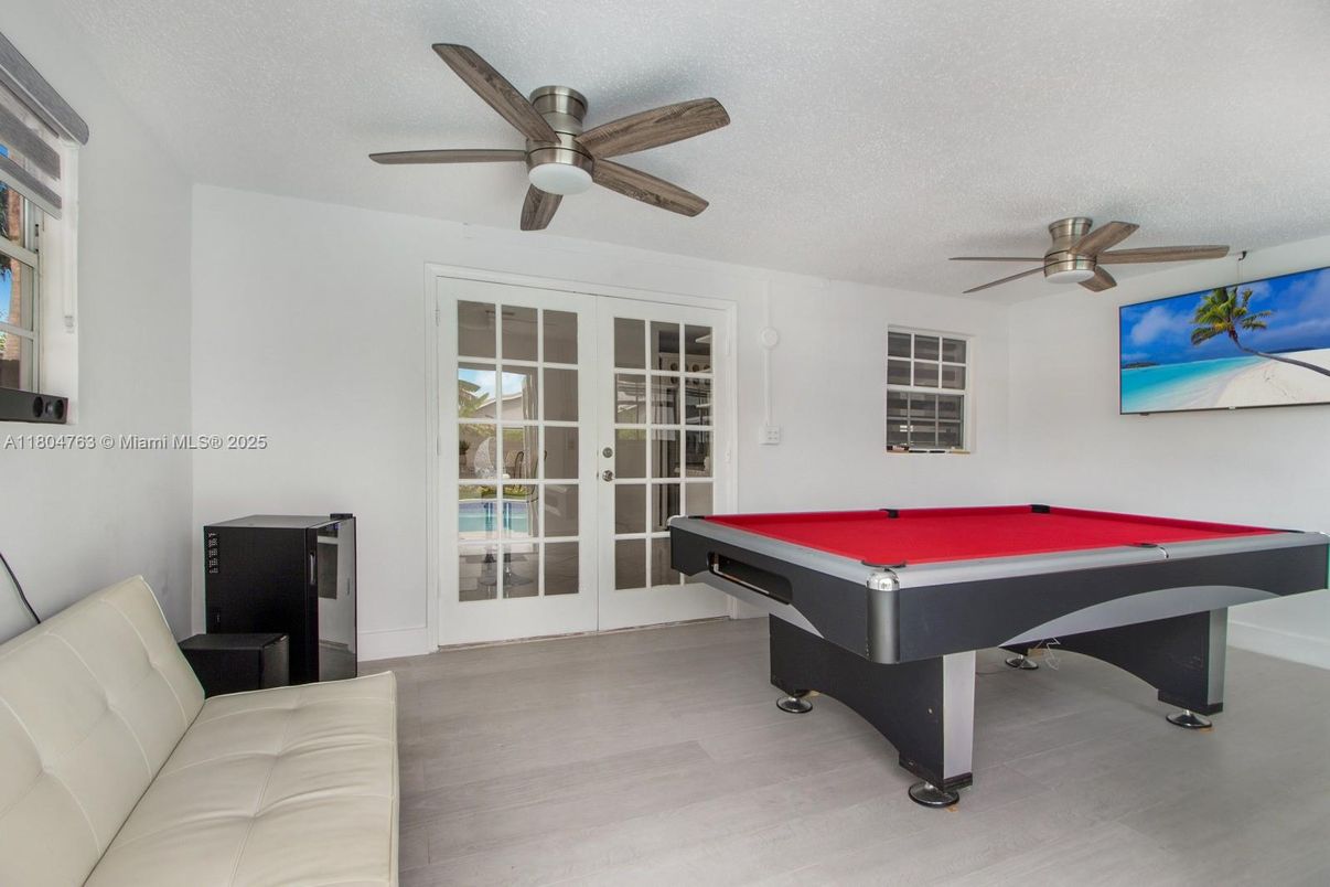 Billiard Table, Game Room, Interior, Wood Texture Flooring