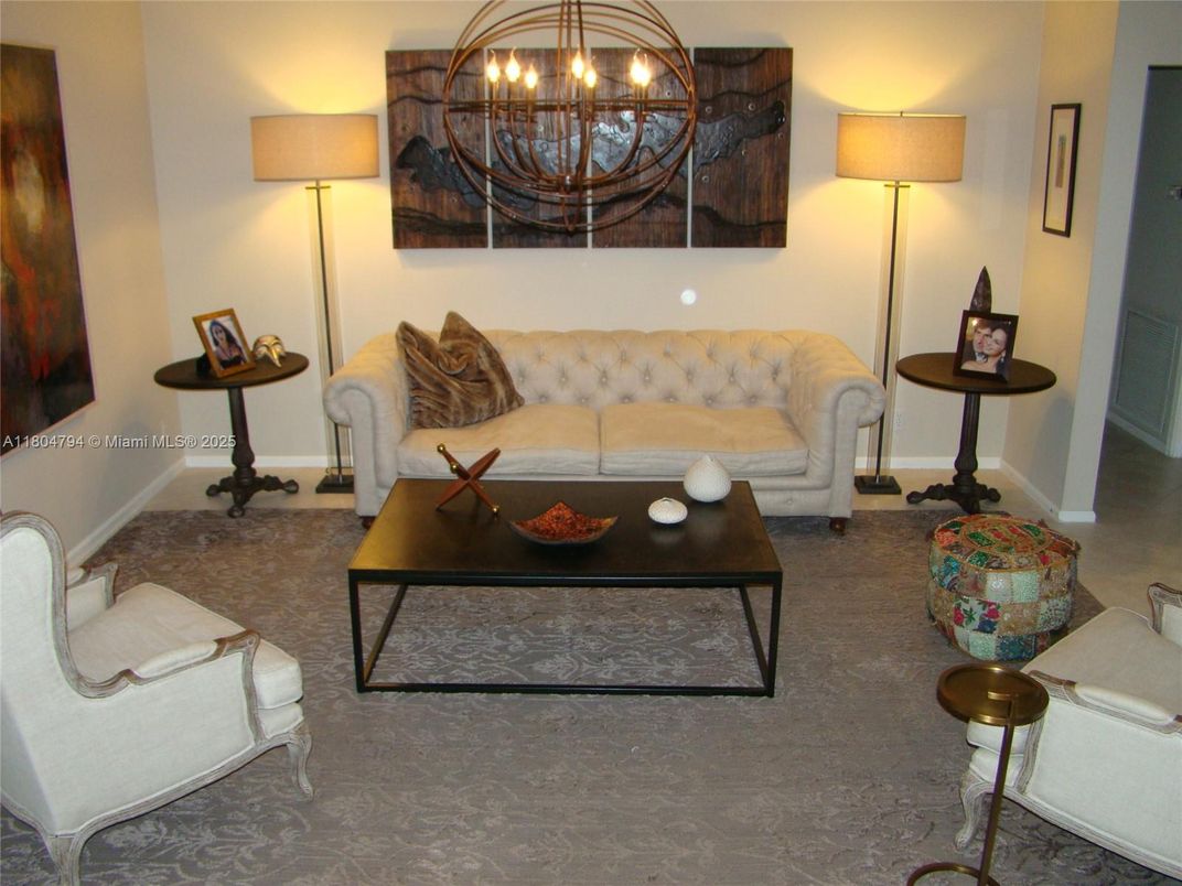 Chandelier, Interior, Living room