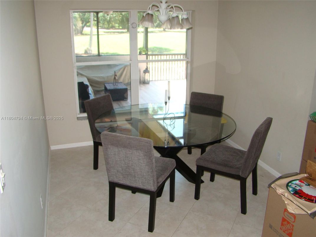 Chandelier, Dining room, Interior