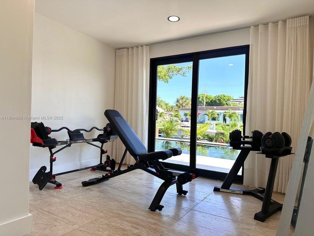 Fitness Equipment, Interior, Recessed Lighting, Wood Texture Flooring