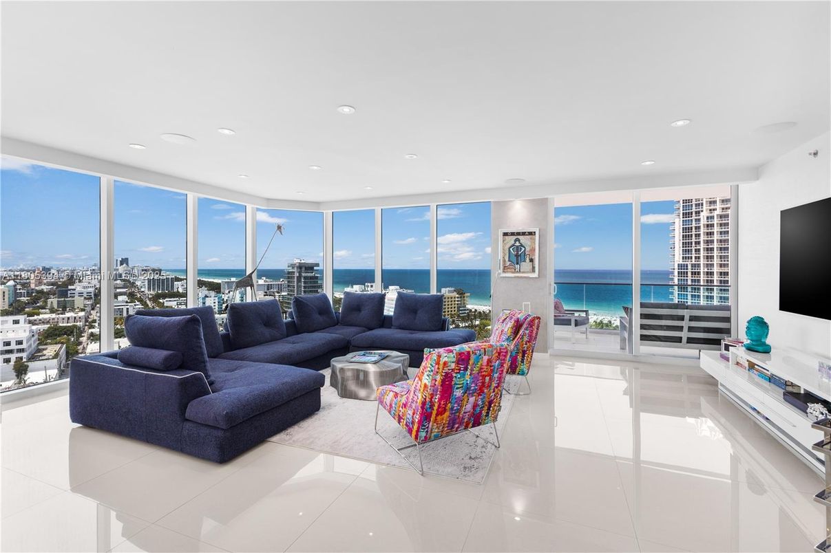 Interior, Living room, Recessed Lighting, Water