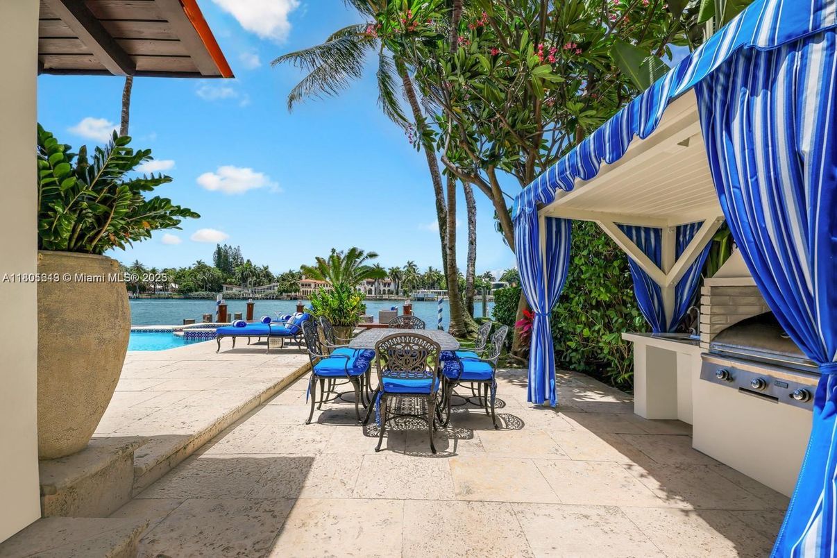 Exterior, Outdoor Kitchen, Pool, Water
