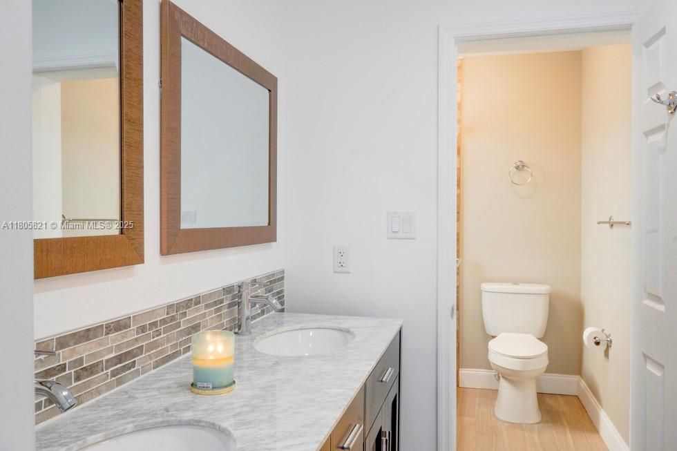 Bathroom, Dual Sink Vanities, Interior, Wood Texture Flooring