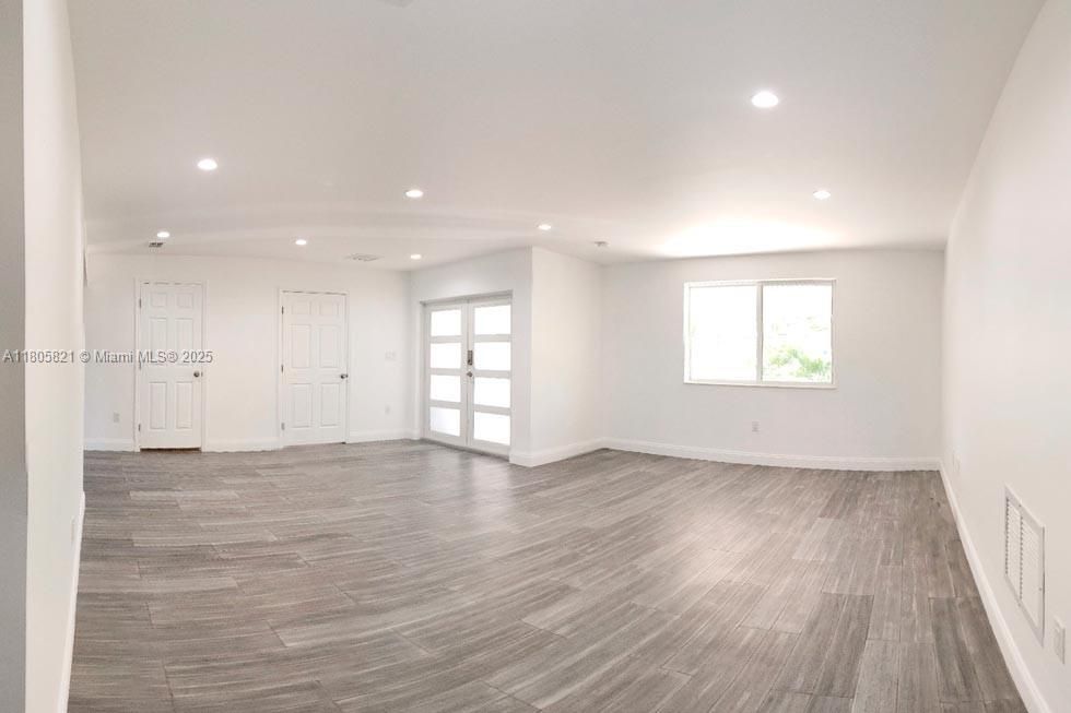 Empty room, Interior, Recessed Lighting, Wood Texture Flooring