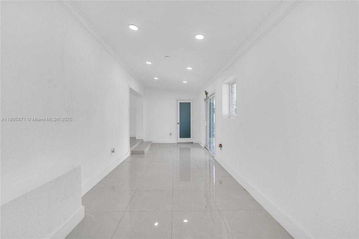 Interior, Recessed Lighting