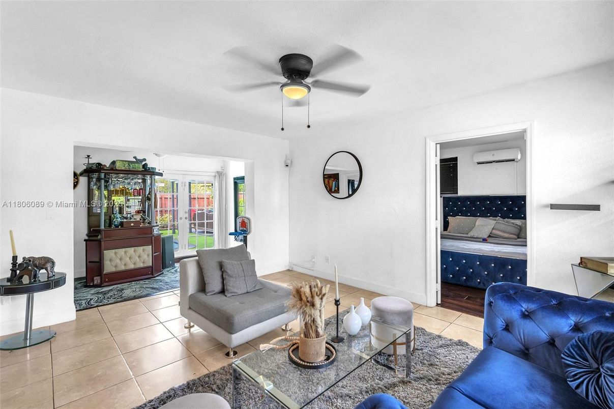 Interior, Living room