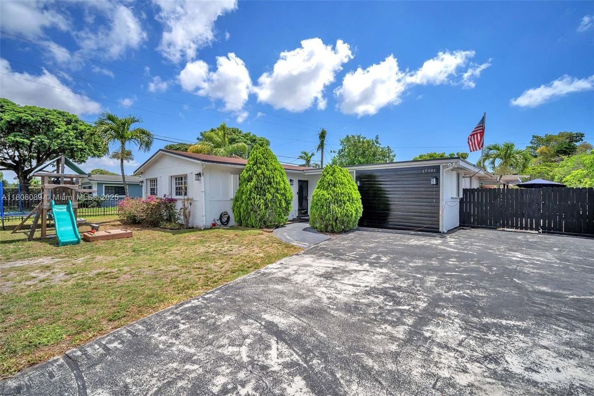 Backyard, Exterior, Playground