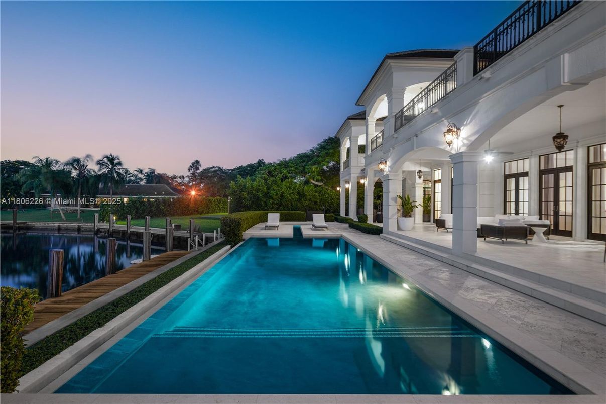 Exterior, Pool, Water