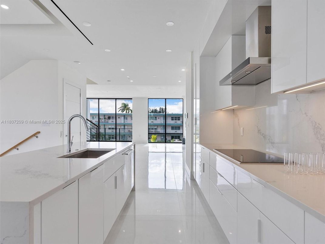 Interior, Kitchen, Marble Walls, Recessed Lighting, Water