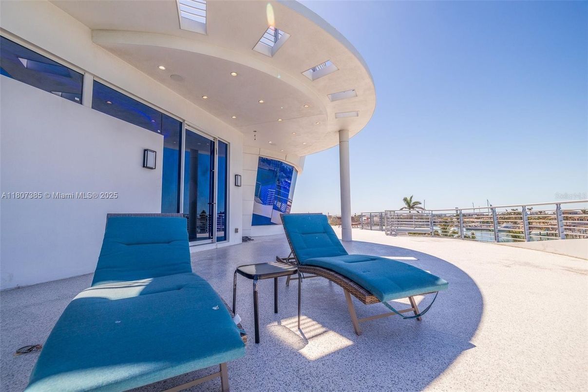 Exterior, Recessed Lighting