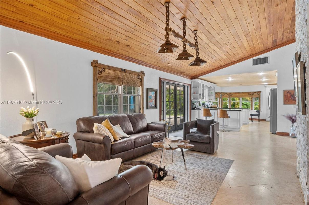 Interior, Living room, Pendant Lights, Recessed Lighting, Wooden Ceilings