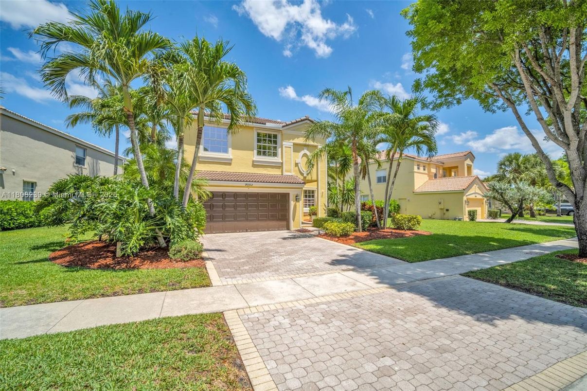 Attached, Backyard, Exterior, Facade, Mediterranean
