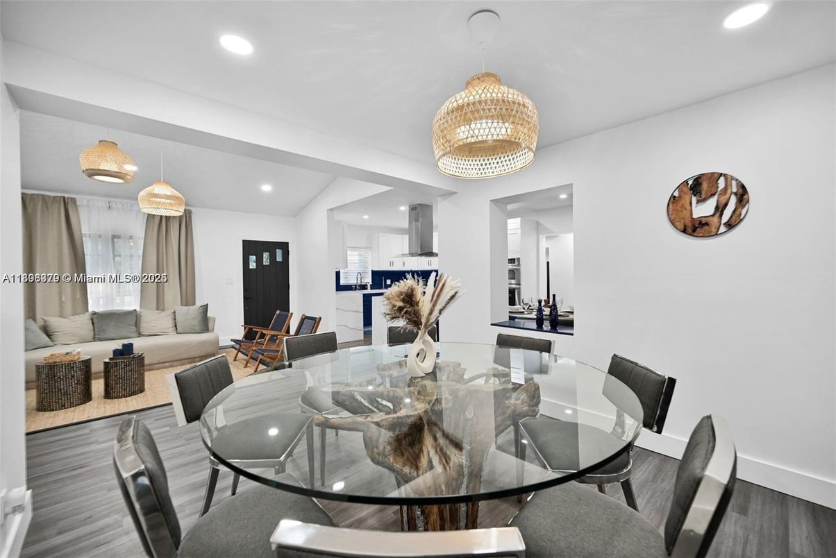 Chandelier, Dining room, Interior, Living room, Recessed Lighting, Wood Texture Flooring