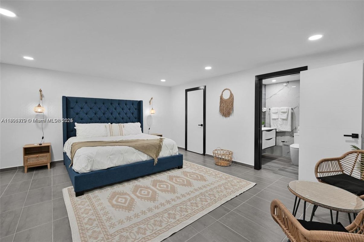 Bathroom, Bedroom, Interior, Recessed Lighting