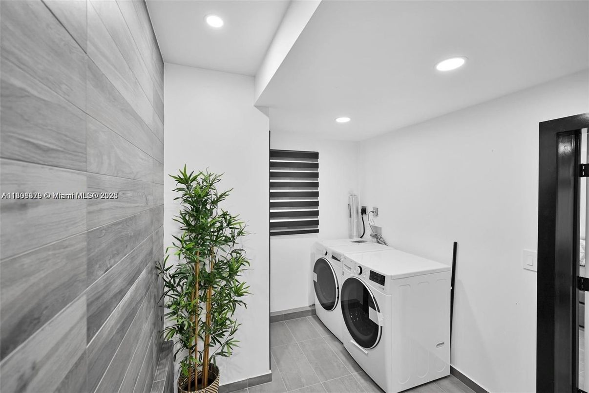 Interior, Recessed Lighting, Washer