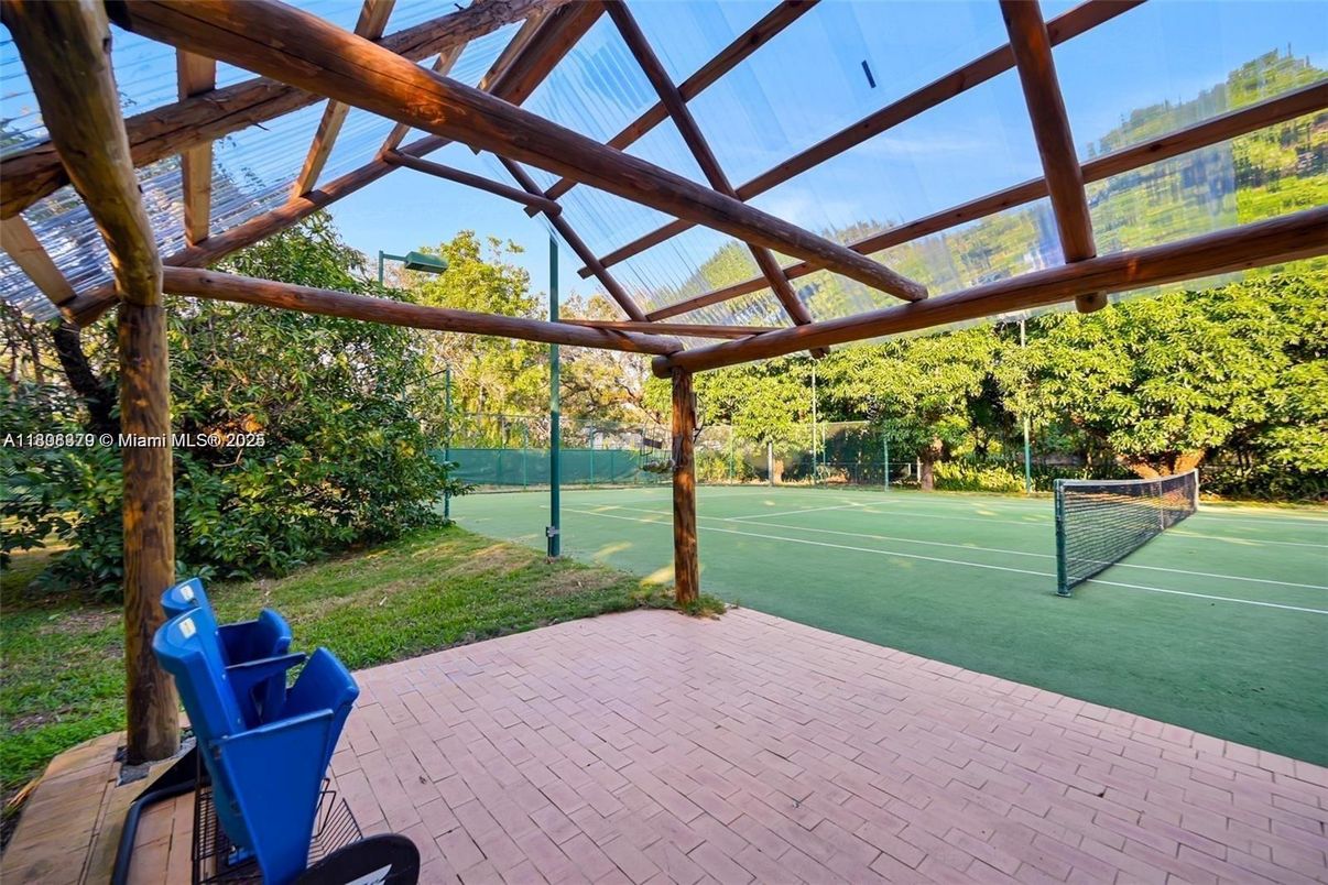 Exterior, Tennis Courts