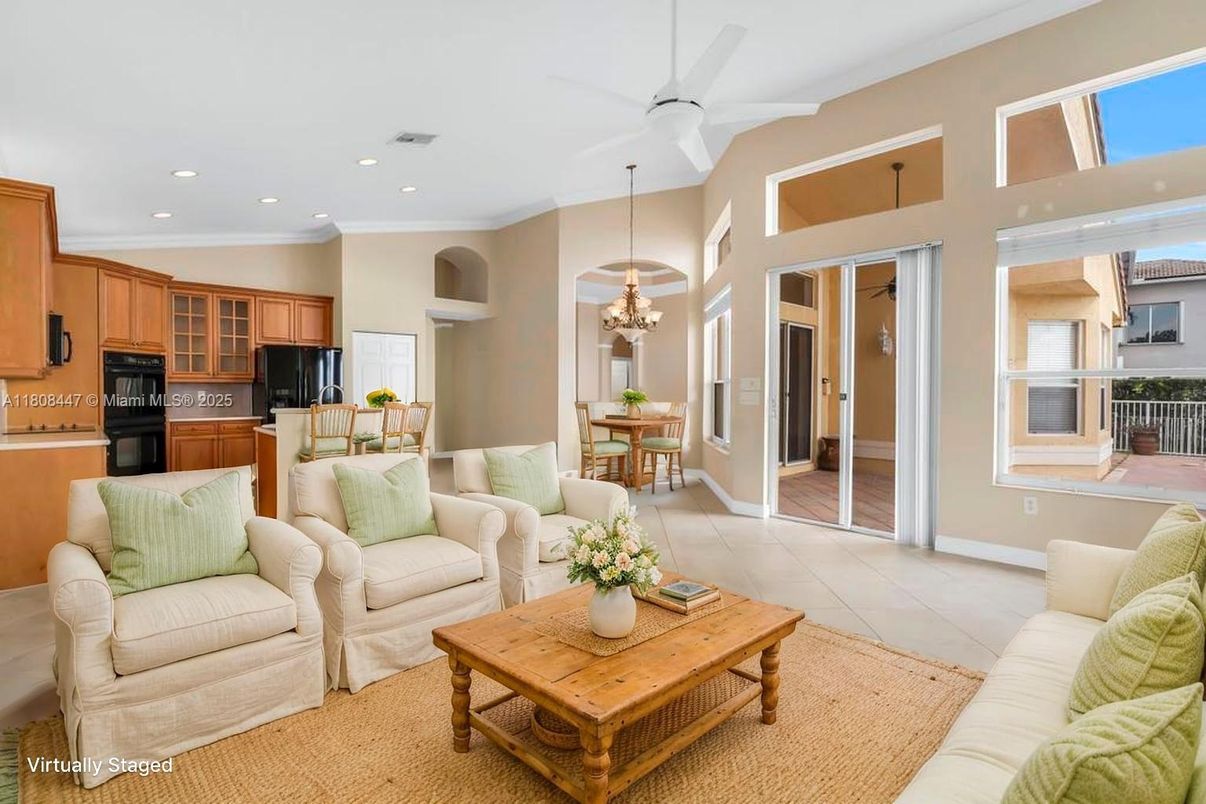 Chandelier, Dining room, Interior, Kitchen, Living room, Recessed Lighting