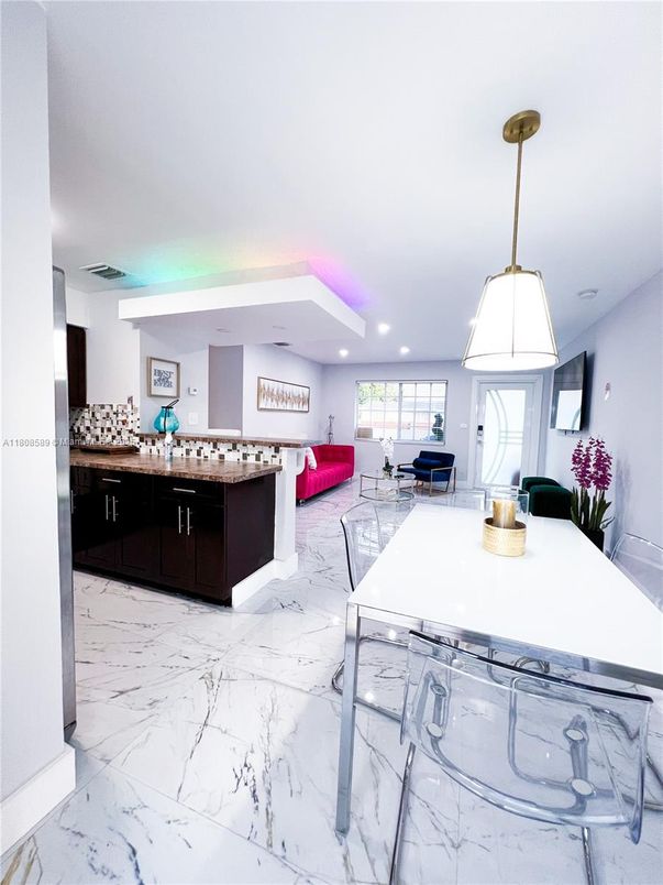 Dining room, Interior, Kitchen, Living room, Marble, Pendant Lights, Recessed Lighting