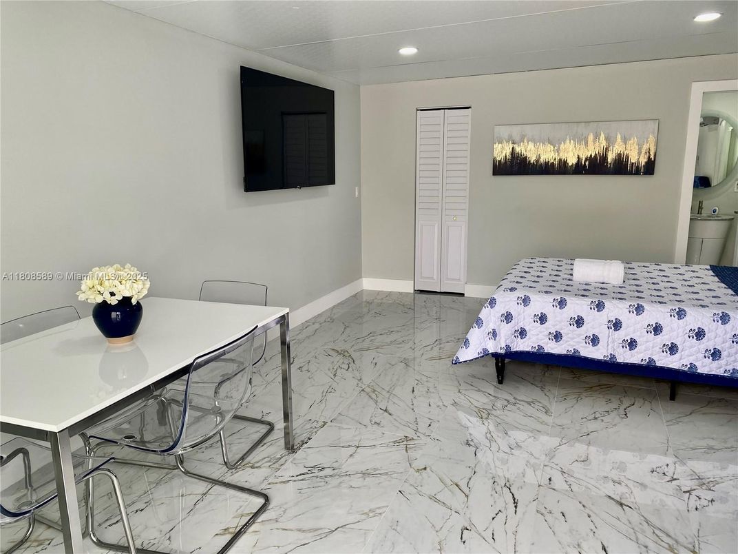 Bedroom, Interior, Marble, Recessed Lighting