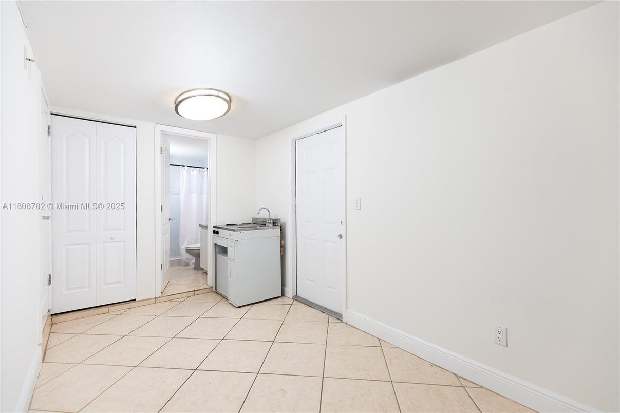 Interior, Washer