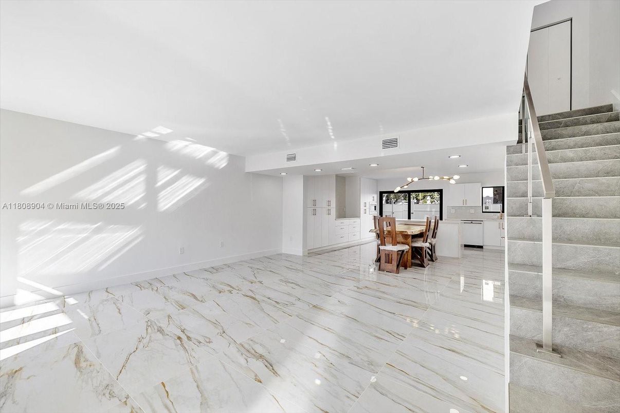Dining room, Interior, Kitchen, Marble, Pendant Lights, Recessed Lighting