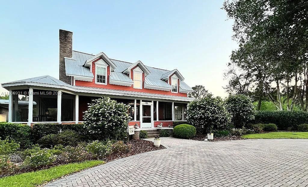 Exterior, Facade, Cape Cod