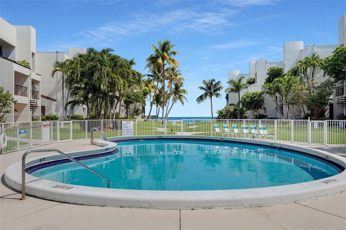 Exterior, Pool, Water