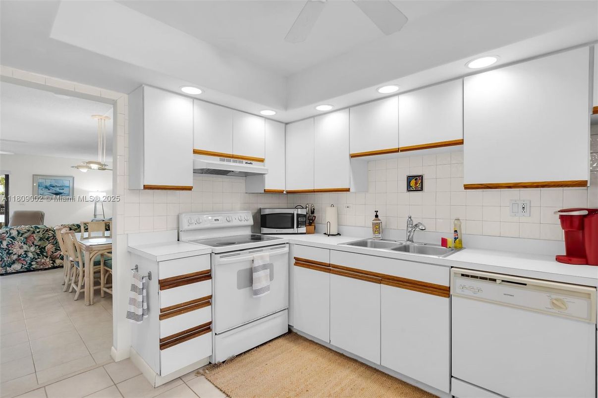 Interior, Kitchen, Recessed Lighting
