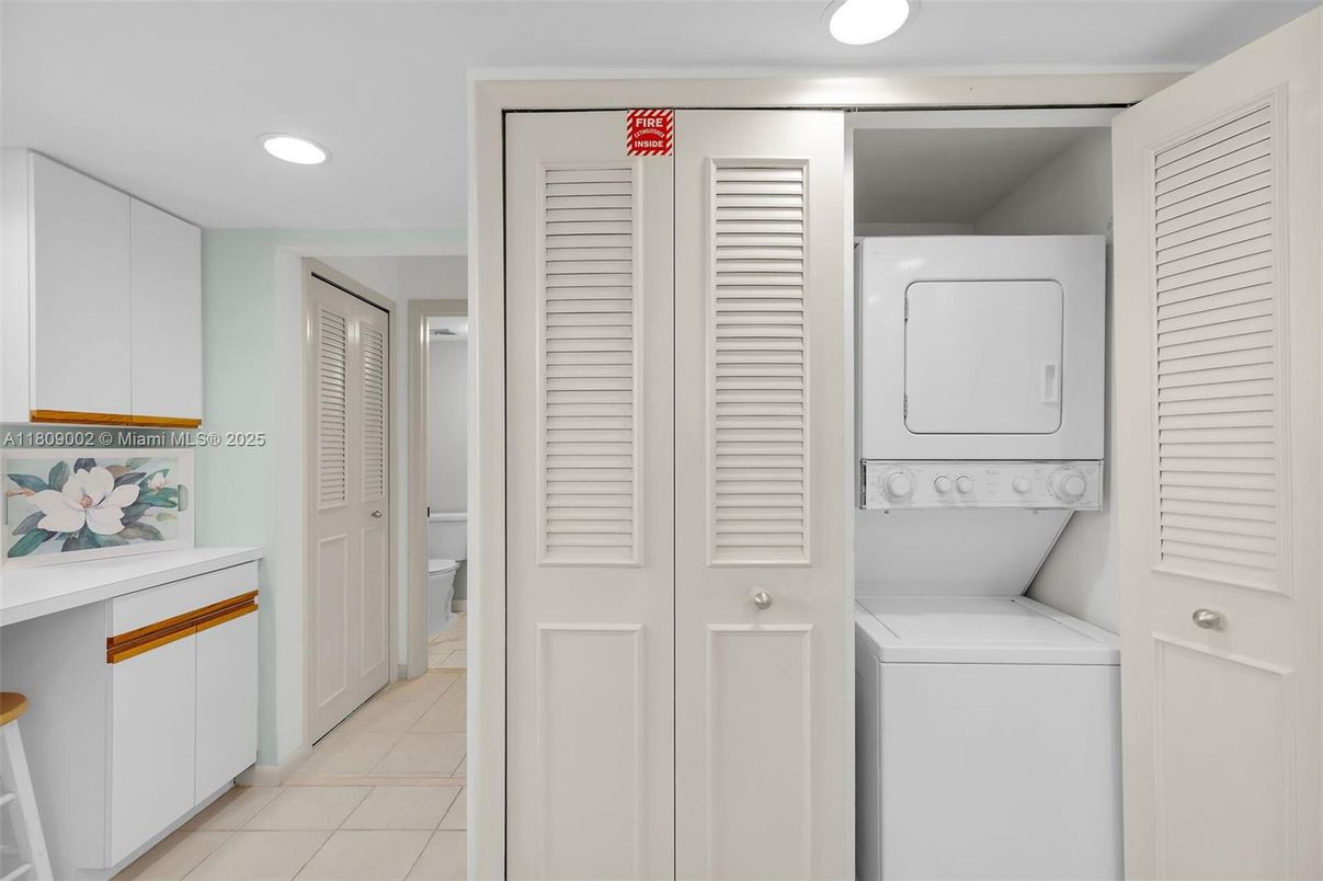 Interior, Recessed Lighting, Utility Closets, Washer