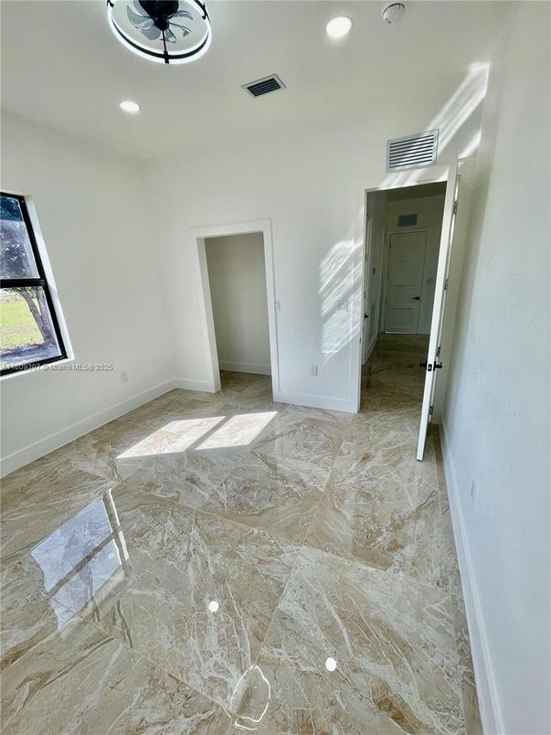 Empty room, Interior, Pendant Lights, Recessed Lighting