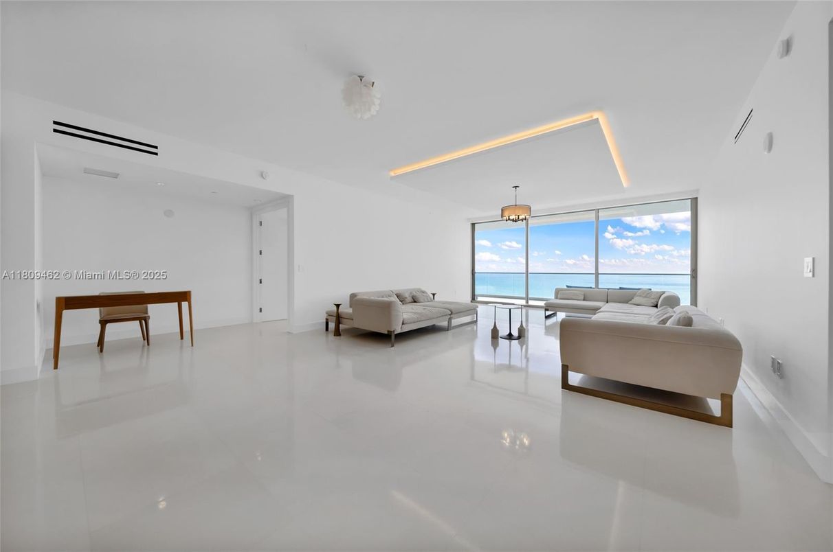 Interior, Living room, Water